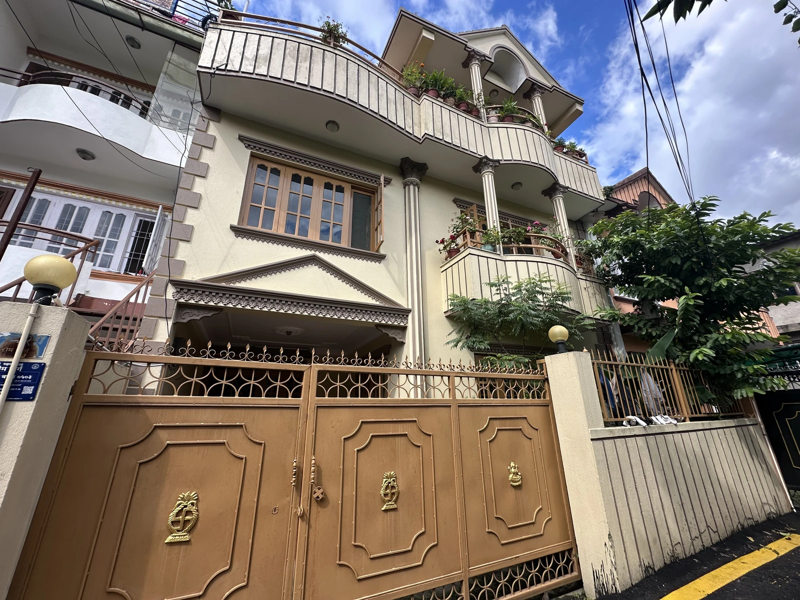 Beautiful Family House for Sale | Rehdon Area, Sarkharidhara
